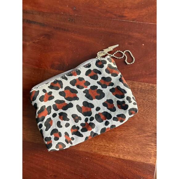 NWT Betsey Johnson Betseyville Weekender "Love Jungle Grey" bag Travel READ - Picture 7 of 16